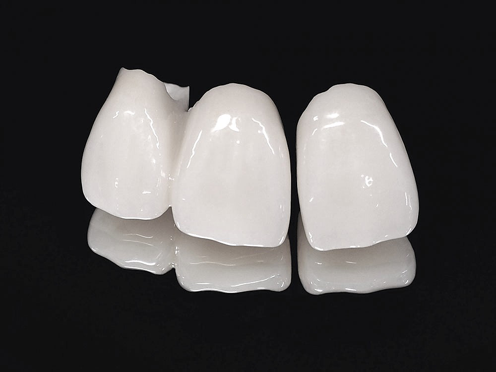 e.max（イーマックス）