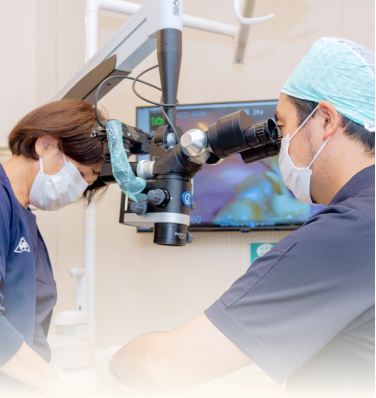 精密な治療を実現するマイクロスコープ