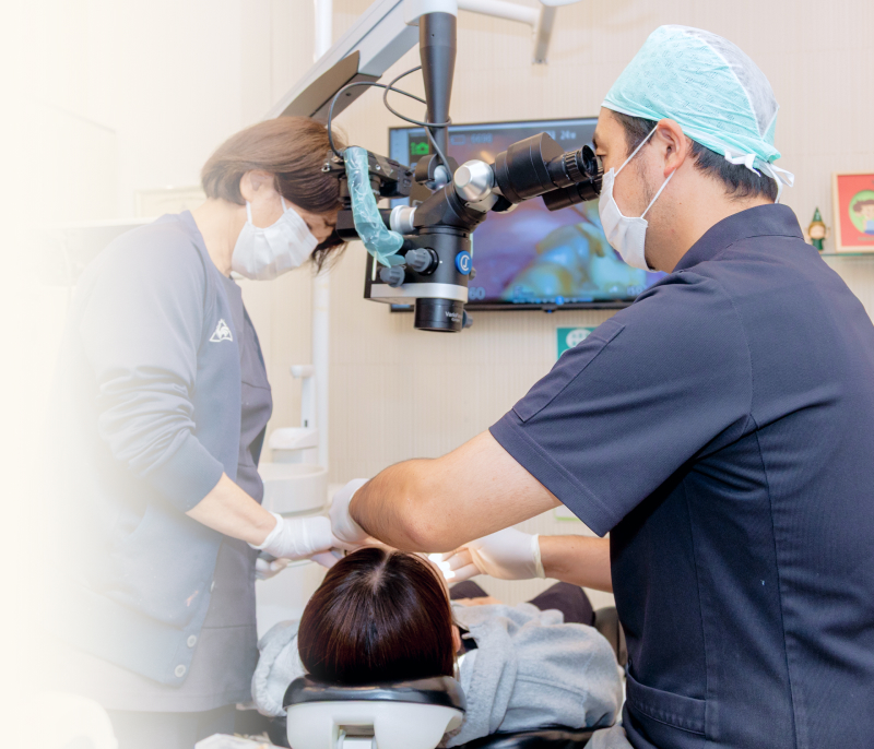 精密な治療を実現するマイクロスコープ